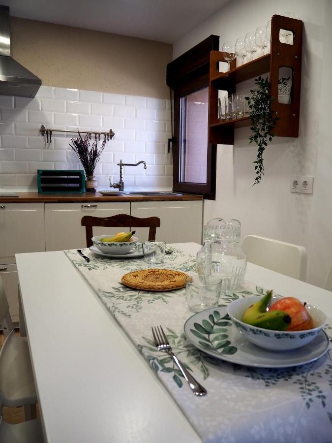 La Casa De Los Abuelos Valentin Pinilla del Valle Bagian luar foto