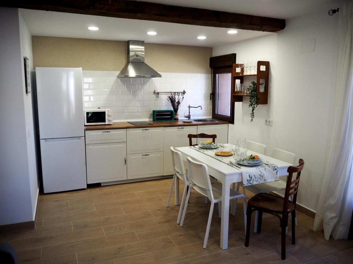 La Casa De Los Abuelos Valentin Pinilla del Valle Bagian luar foto